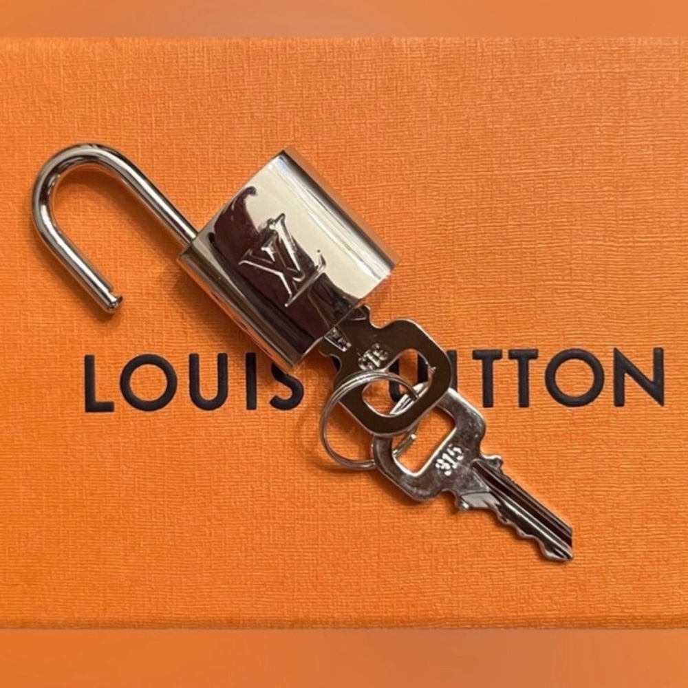 Louis Vuitton RARE SILVER Lock & Key #315 - Picture 3 of 11